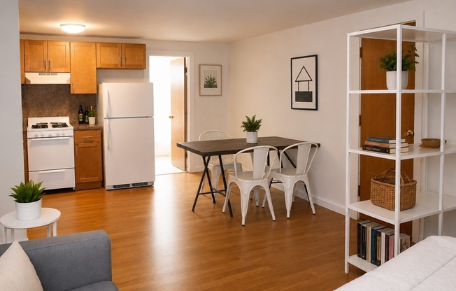 23 E SPRINGFIELD