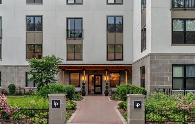 Studio, 1 bath, 357 sqft, $1,695, Unit 312