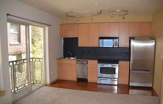 Amazing Capitol Hill Studio - GREAT DEAL!