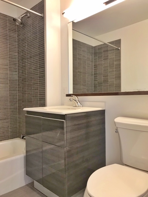 2 beds, 2 baths, 986 sqft, $6,395, Unit 11G
