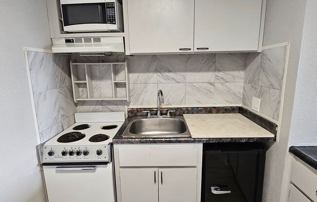 Studio, 1 bath, $900, Unit # 319