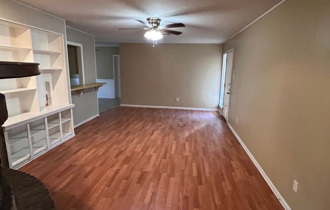 Large 4/2/2 home