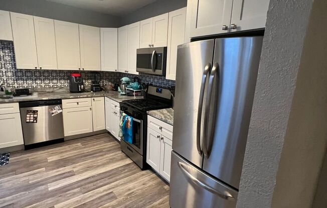 3 beds, 1.5 baths, 1,500 sqft, $1,875, Unit 2nd and 3rd floors