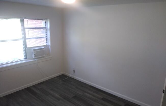 2 beds, 1 bath, 800 sqft, $850, Unit 110 A