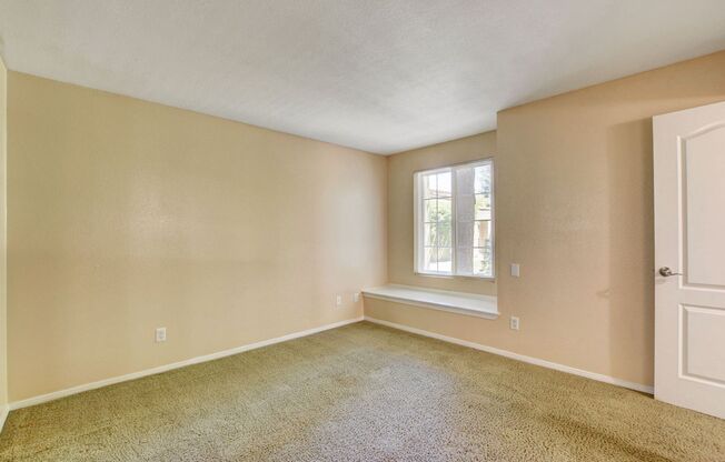 3 beds, 2 baths, $1,520, Unit # 1039