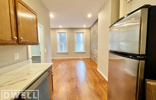 1152 W 17 ST