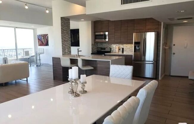 2 beds, 2 baths, 1,182 sqft, $6,395, Unit 2103