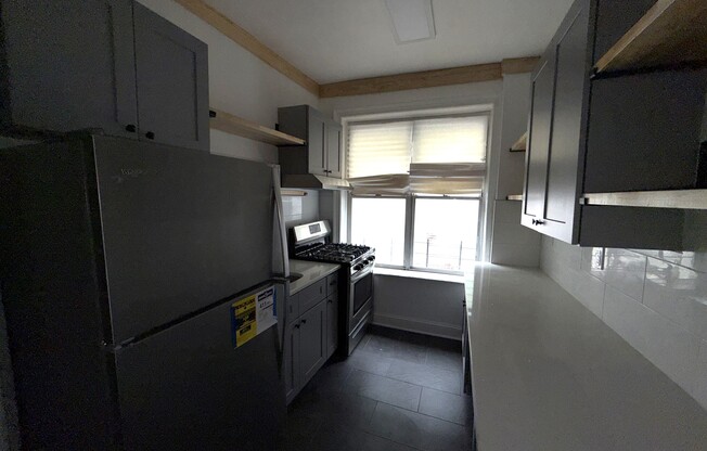 319 E 49 ST