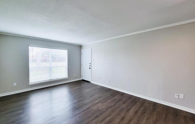 2 beds, 2 baths, 978 sqft, $1,279