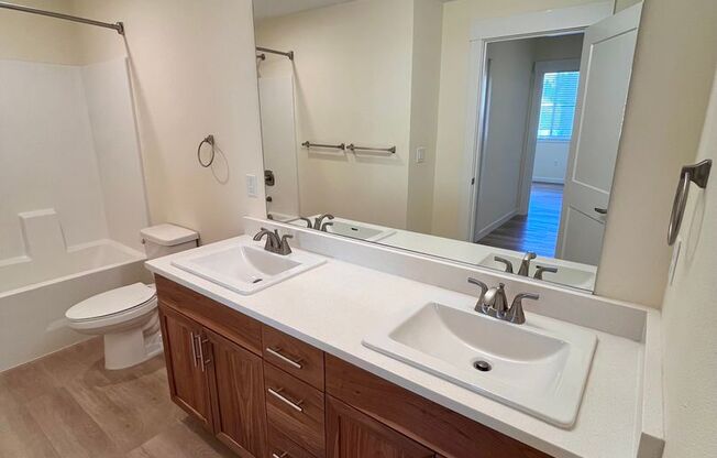 2 beds, 1 bath, $1,910, Unit E204