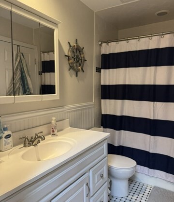 2 beds, 1 bath, 929 sqft, $2,600, Unit 415