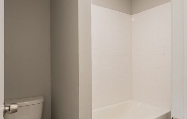 2 beds, 1.5 baths, 1,000 sqft, $1,405, Unit 421-16
