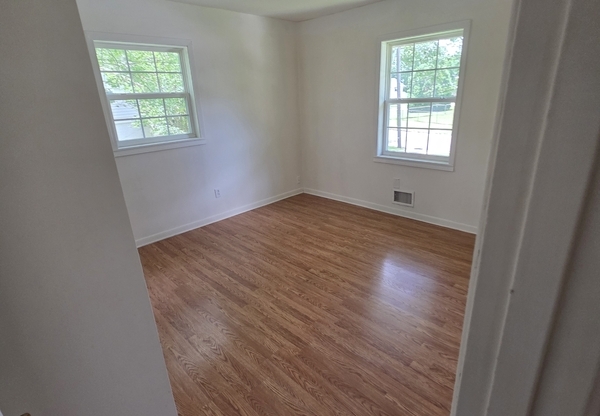 105 CRYSTAL RIV DR