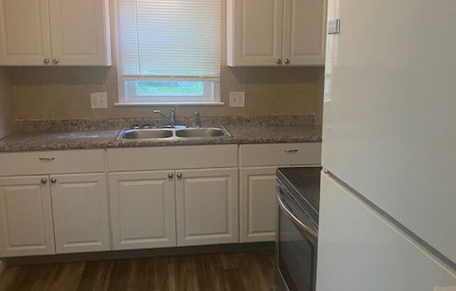 2 beds, 1 bath, $1,091