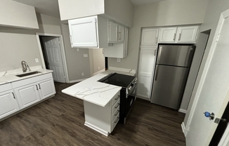 2 beds, 1 bath, 800 sqft, $1,550, Unit 1