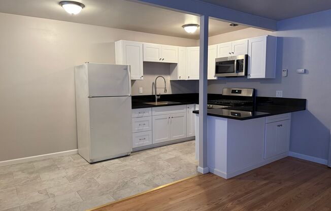 1 bed, 1 bath, $1,595, Unit 8