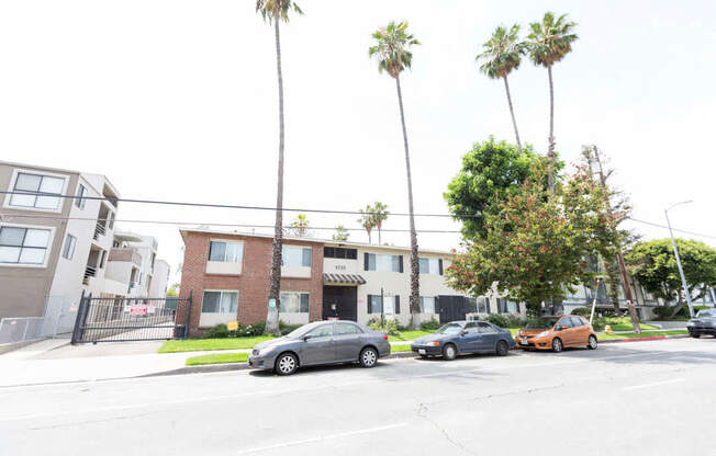 Welcome Home to Chateau Laurel Apartments