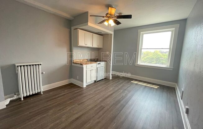 Studio, 1 bath, 250 sqft, $635, Unit 305