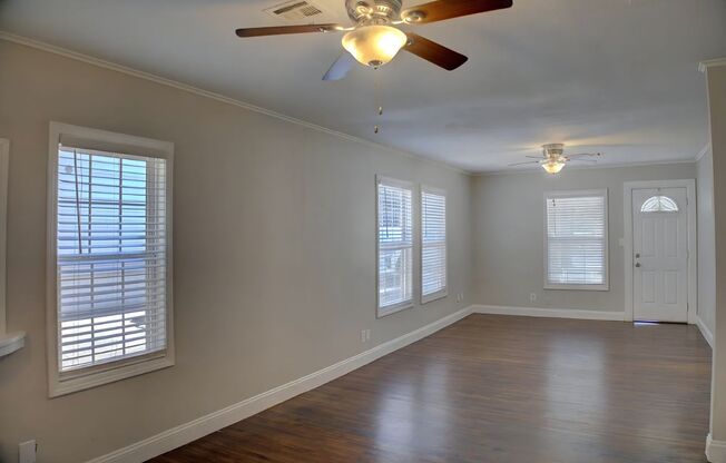 2 beds, 1 bath, 770 sqft, $1,250, Unit 4615 E 4th Place