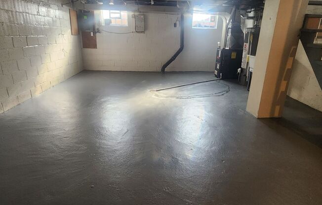 3 beds, 1 bath, 1,500 sqft, $1,300, Unit 1614-00