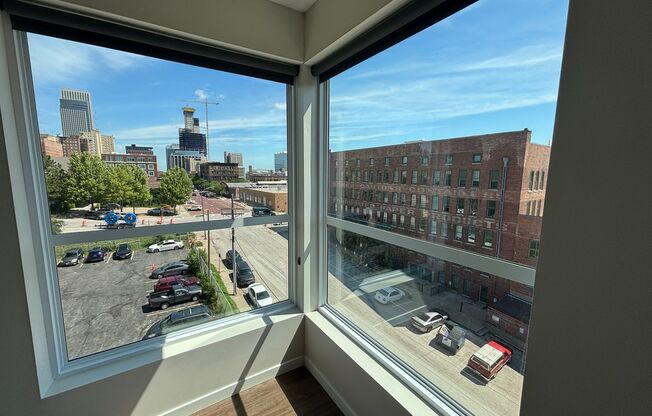 2 beds, 2 baths, 957 sqft, $1,725, Unit 417 - B1120 Corner Unit