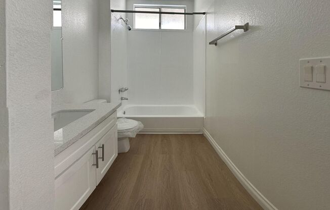1 bed, 1 bath, 700 sqft, $1,695, Unit 25