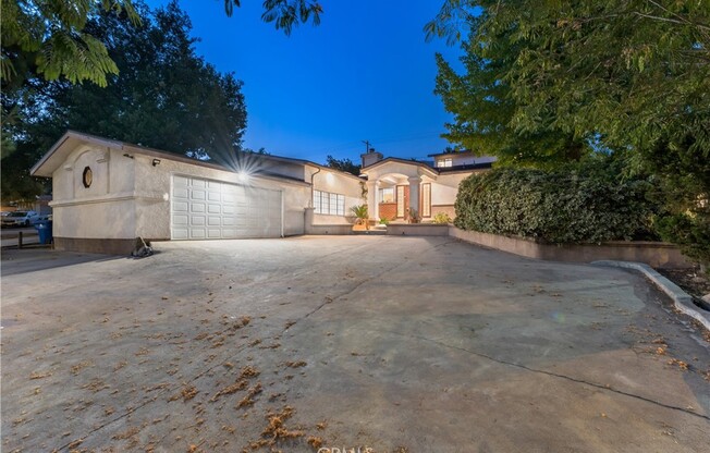 9348 TUJUNGA CYN BLVD