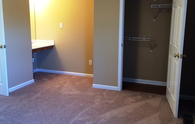 2 beds, 2 baths, 1,100 sqft, $875, Unit C6