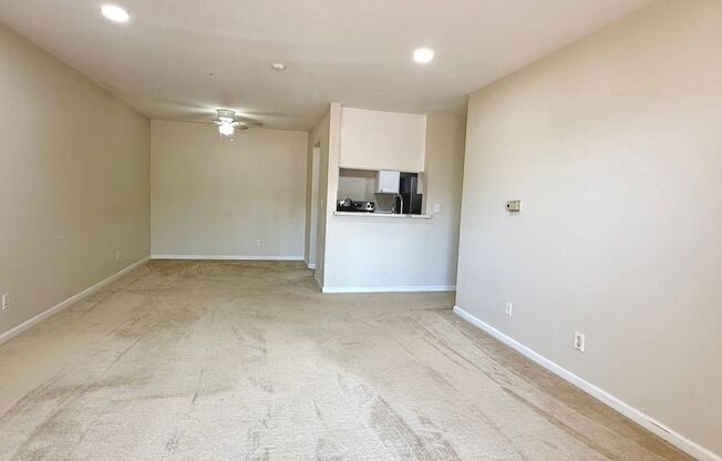 COMING SOON! $2850 / 2 BR - GORGEOUS REMODELED CONDO IN CENTRAL NEWARK
