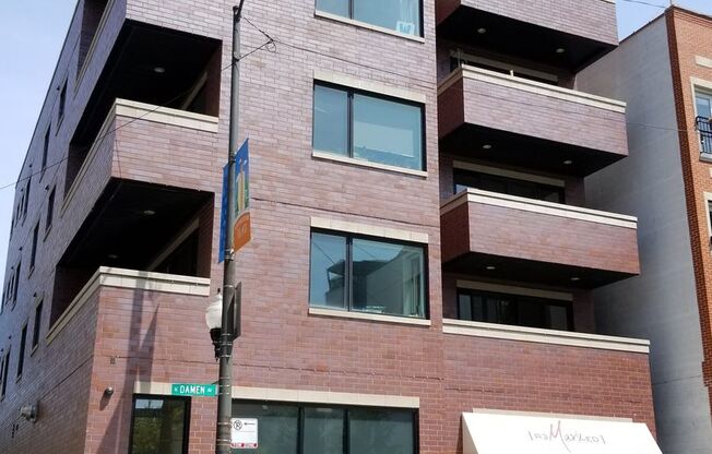 2143 N Damen