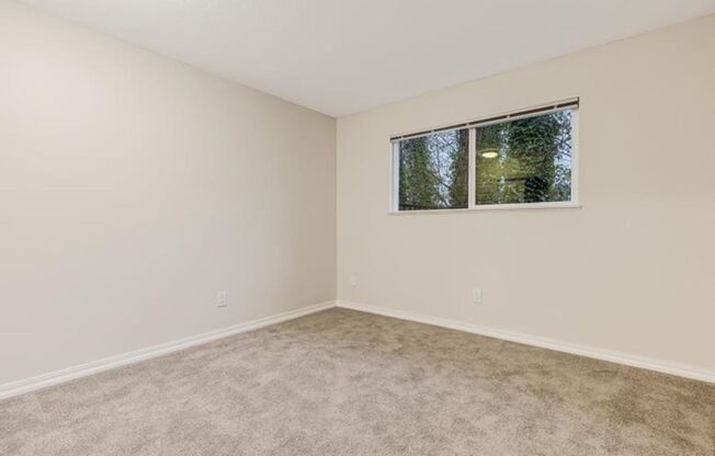 2 beds, 1 bath, 850 sqft, $1,600, Unit 37