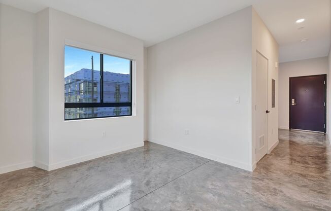 Studio, 1 bath, 305 sqft, $1,695, Unit 460