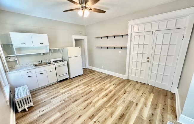 208 S 9 ST