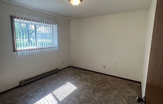 2 beds, 1 bath, $775, Unit 306