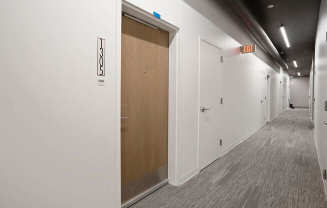 1 bed, 1 bath, 700 sqft, $1,425, Unit 1305