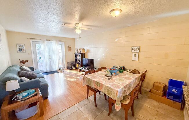 422 SE 8th Street Unit D - Pet Friendly