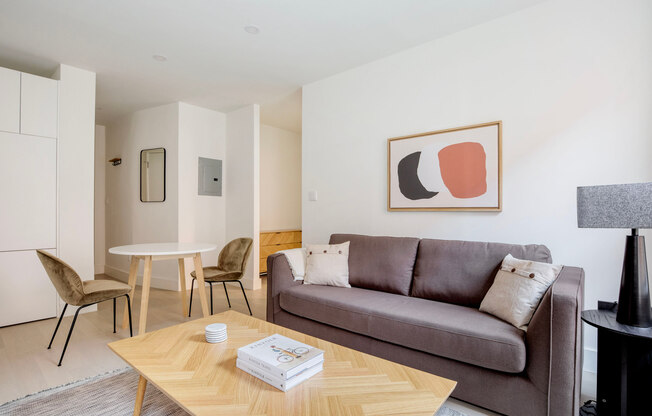 1 bed, 1 bath, 453 sqft, $5,570, Unit 52