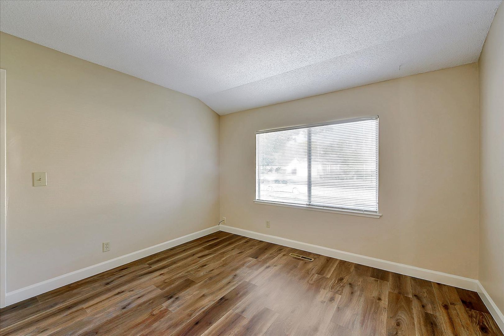 3 beds, 2 baths, $5,500
