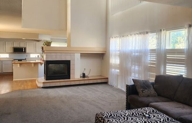 Long Realty & Property Management - Large Home Close to Airport *** RENT SPECIAL***