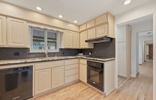 1101 LOCUST ST