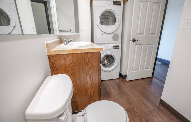2 beds, 2 baths, 918 sqft, $1,765, Unit 305