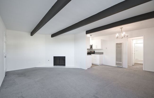 Remodeled 1 bedroom apartment with Beautiful Views of Downtown LA and Surrounding Mountains