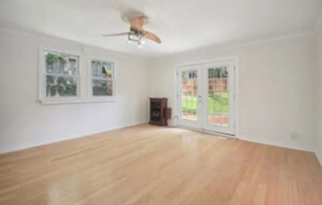3 beds, 2.5 baths, $3,550