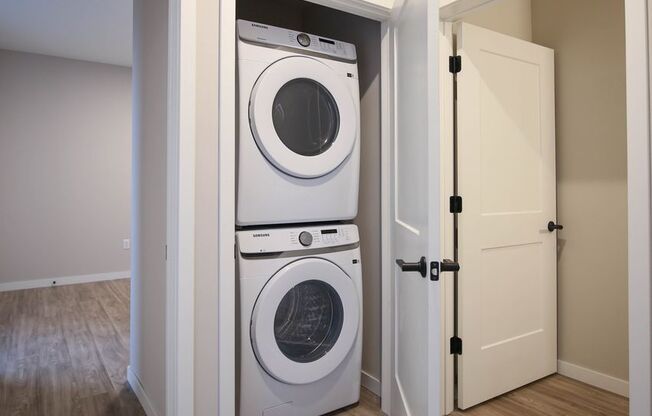 1 bed, 1 bath, 898 sqft, $1,745, Unit 221