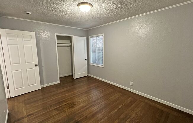 3 beds, 1 bath, $3,200