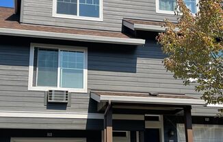 Beautiful Condo off Ellsworth!