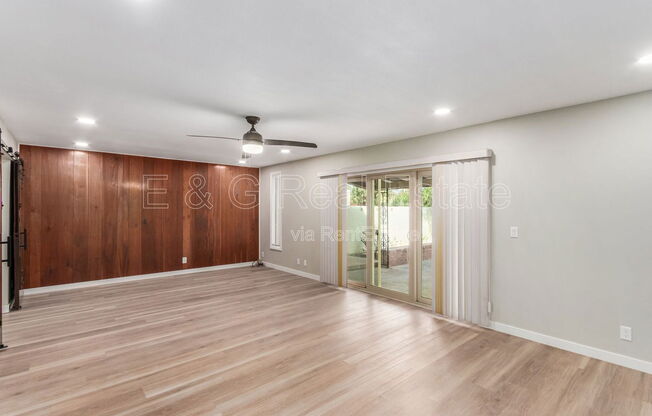 3037 S COUNTRY CLUB WAY