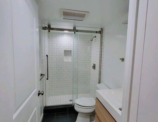 Studio, 1 bath, 250 sqft, $2,100, Unit 1