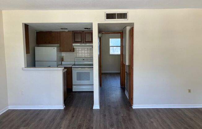 Spacious Remodeled 1BR/1BA Apartment with Beautiful New LVT Flooring