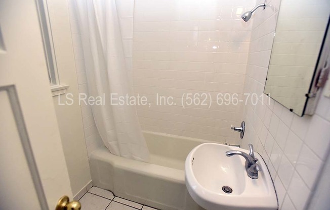 Victoria Ave 8454